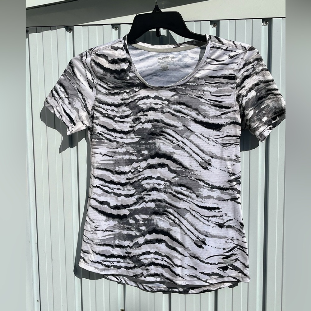 REEL LEGENDS Women’s Top